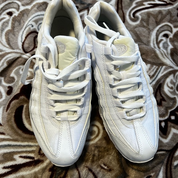 Nike Air Max - Picture 1 of 3